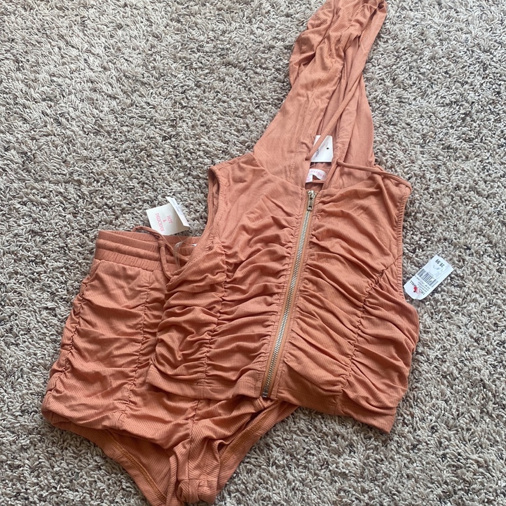 Ruched 2 piece short-set, color peach
